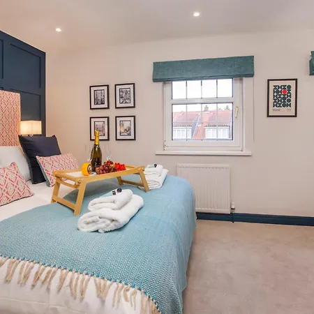 Spen Lane Apartments, Centre York