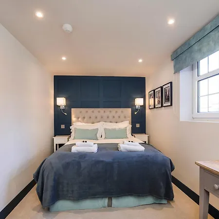 Spen Lane Apartments, Centre * York